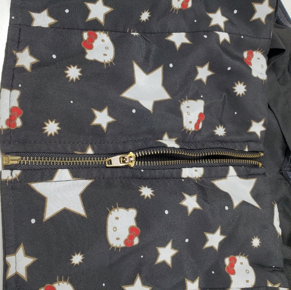 Hello Kitty Star Crop Top - Picture 8 of 8